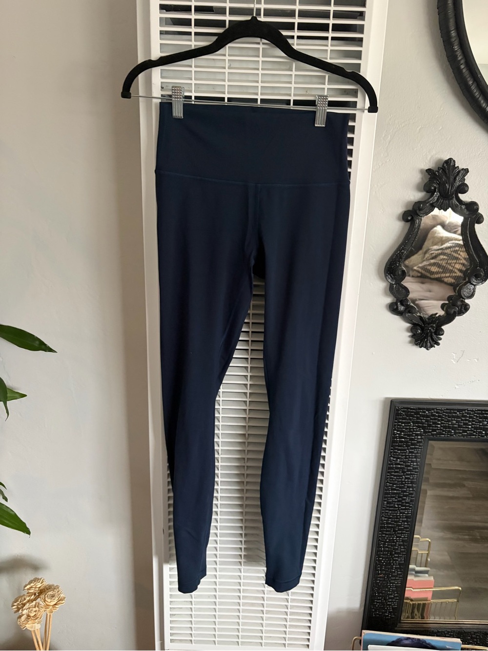 Lulu lemon size 6 High-Waist Navy Women’s Leggings